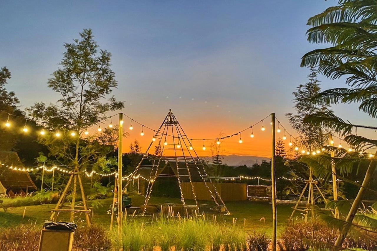Yellowstone Camps Resort Khao Yai Pak Chong Екстериор снимка