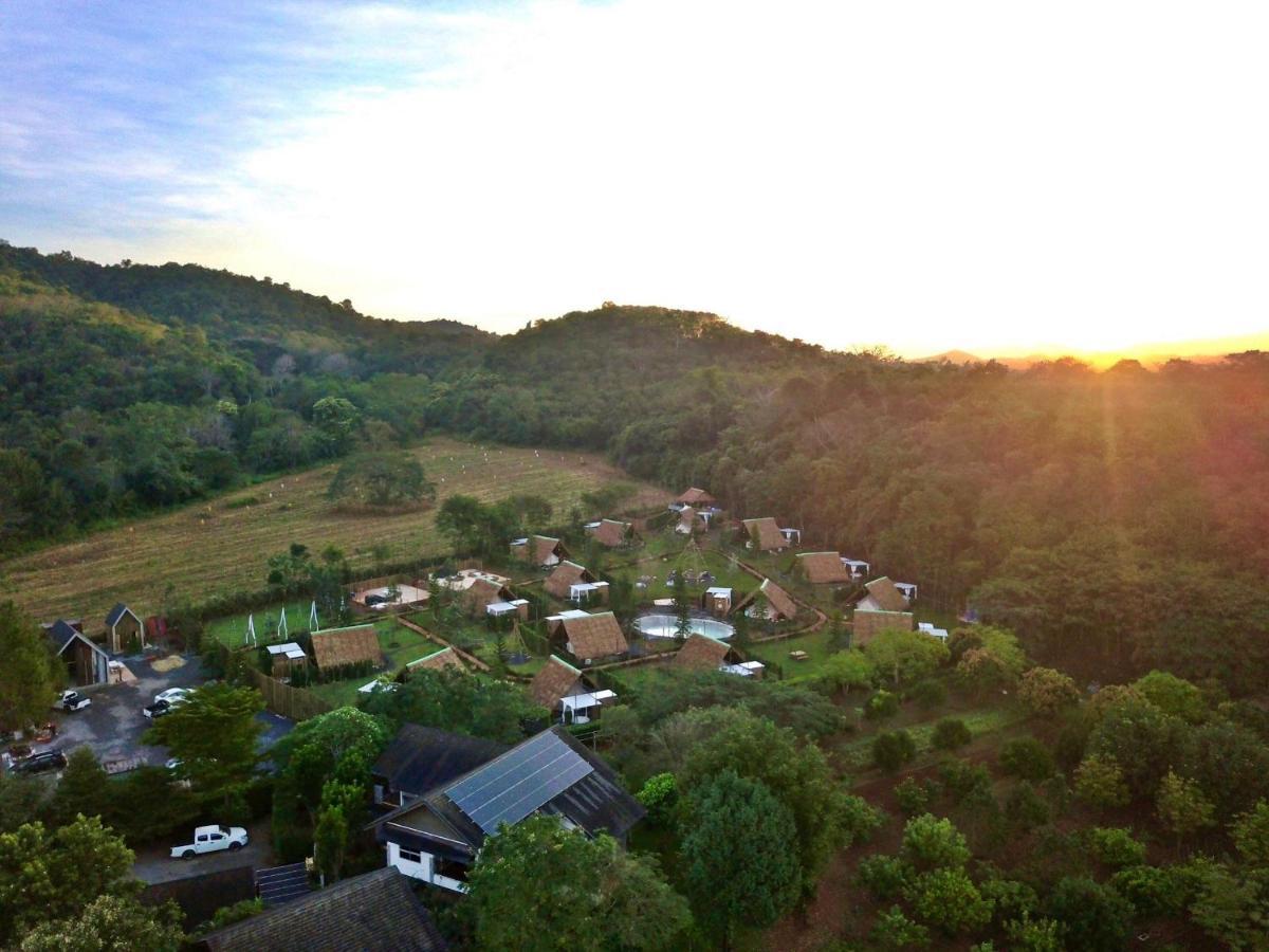 Yellowstone Camps Resort Khao Yai Pak Chong Екстериор снимка