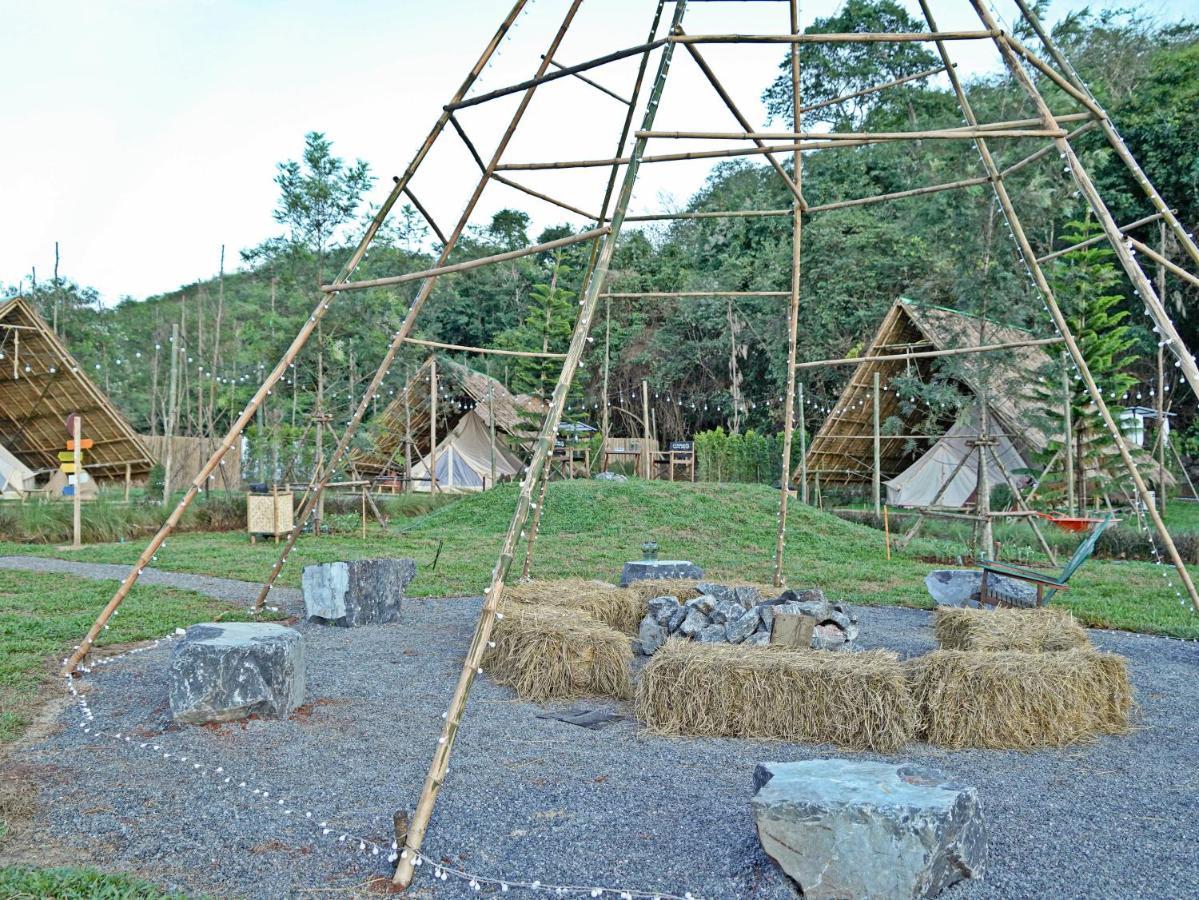 Yellowstone Camps Resort Khao Yai Pak Chong Екстериор снимка