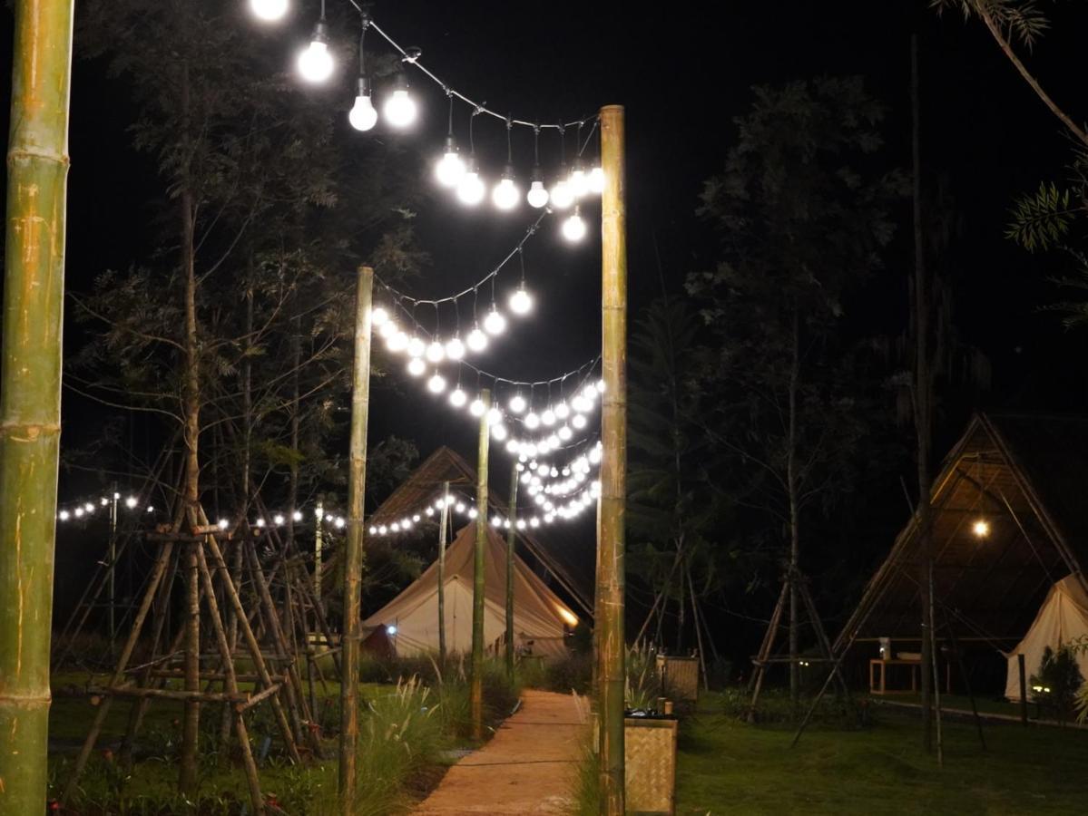 Yellowstone Camps Resort Khao Yai Pak Chong Екстериор снимка