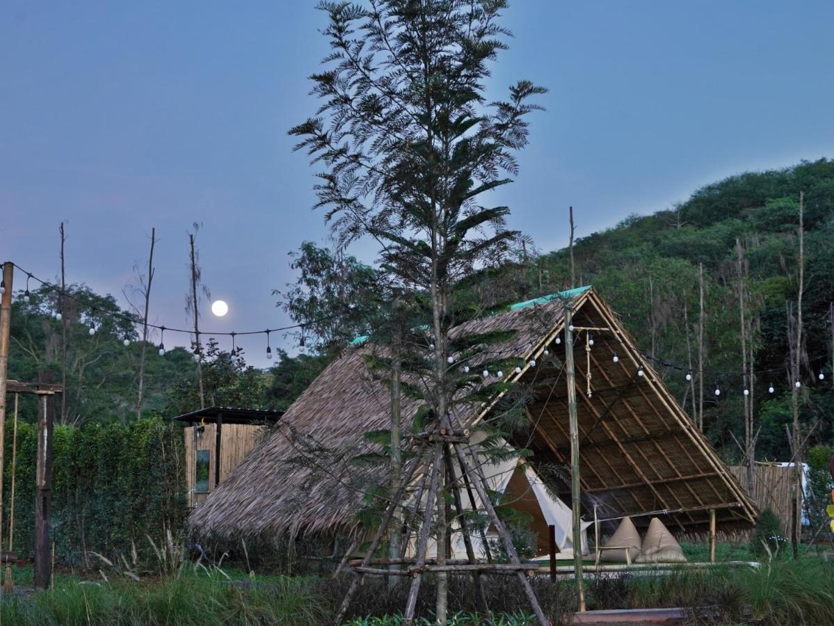 Yellowstone Camps Resort Khao Yai Pak Chong Екстериор снимка